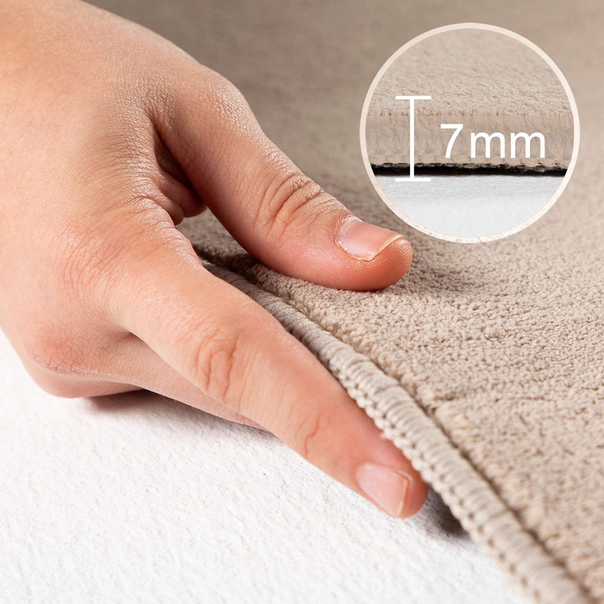 Zeitgenössischer Teppich in minimalistischer Farbe