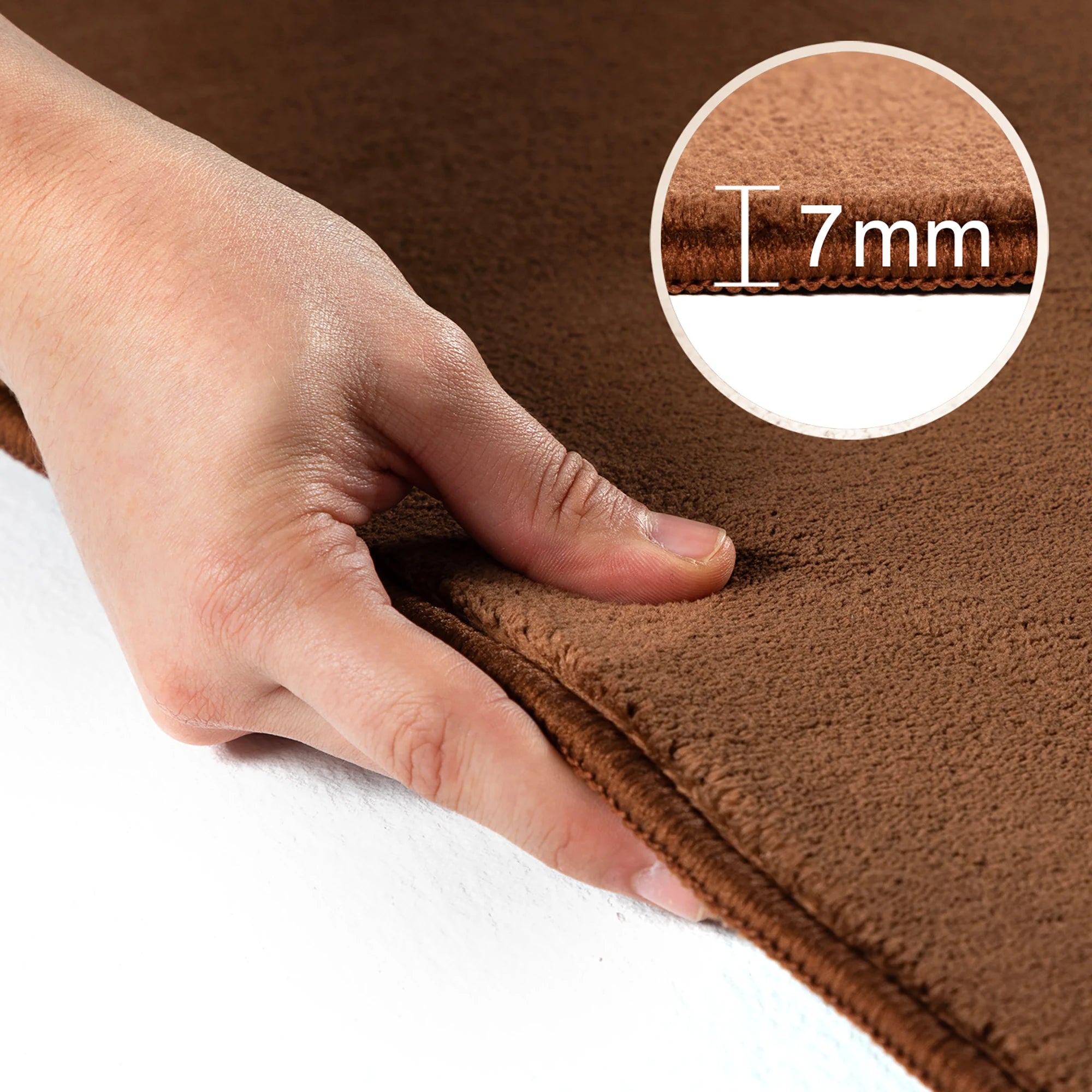 Schlichte, minimalistische und zeitgenössische Einrichtung