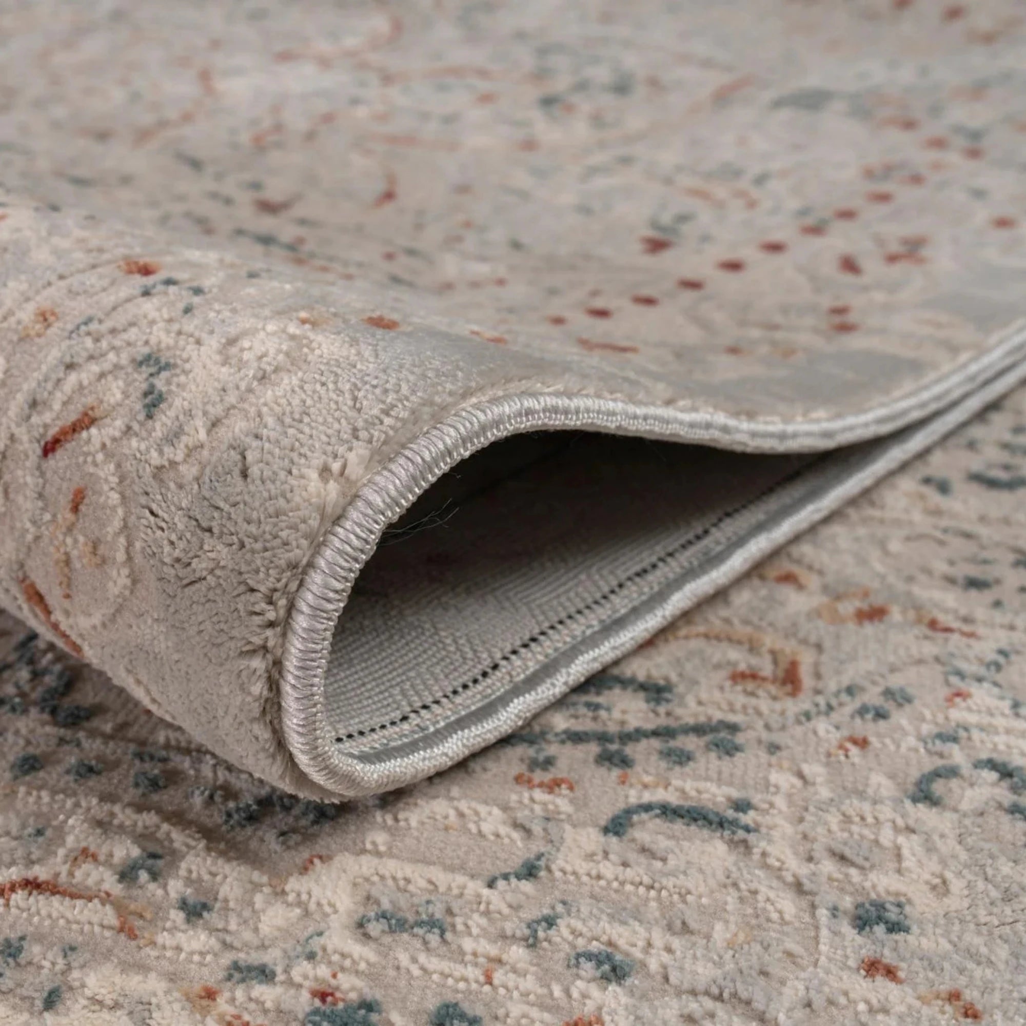 Rose Dust Traditional Medallion Rug