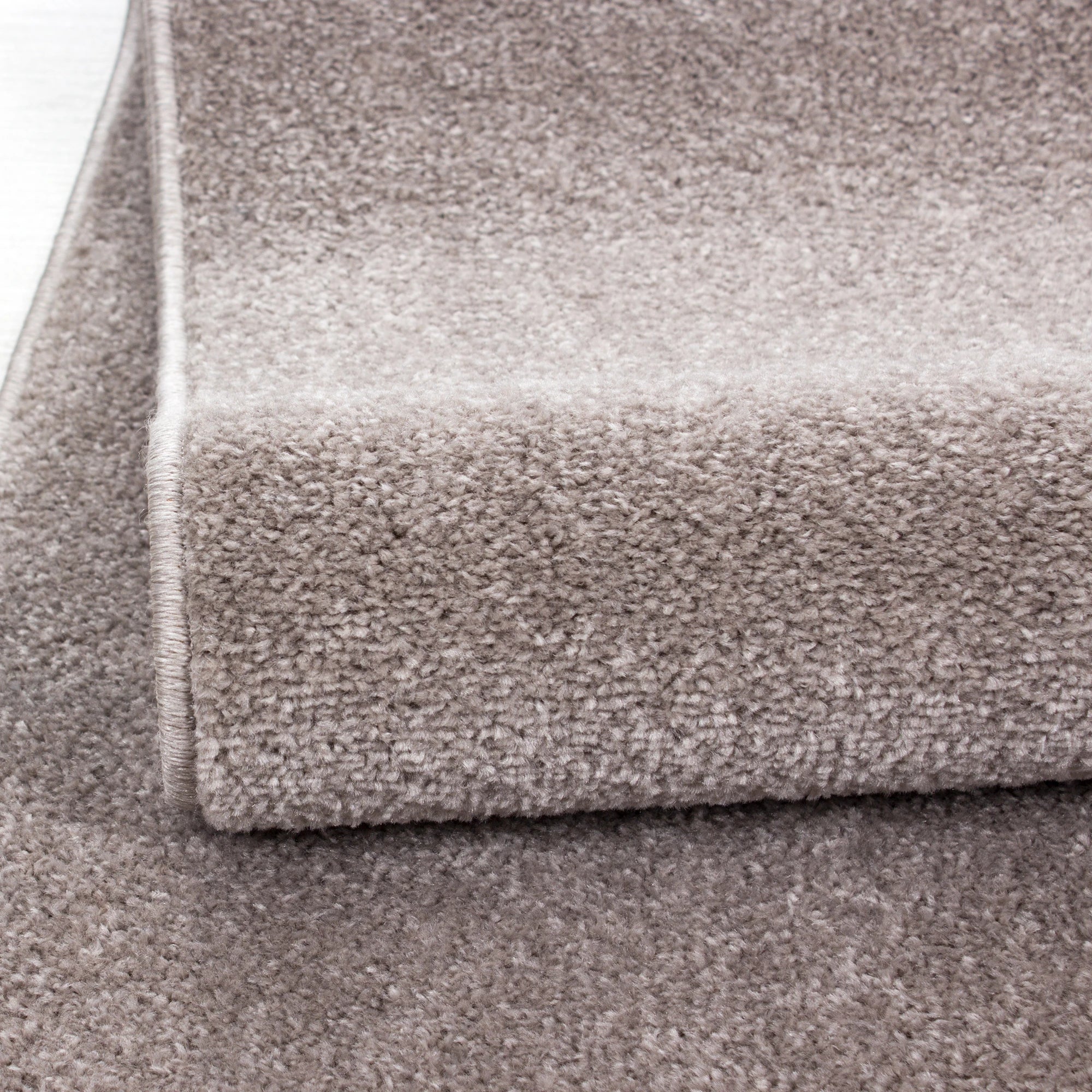 Saubere Farbe, schlichtes Premium-Dekor