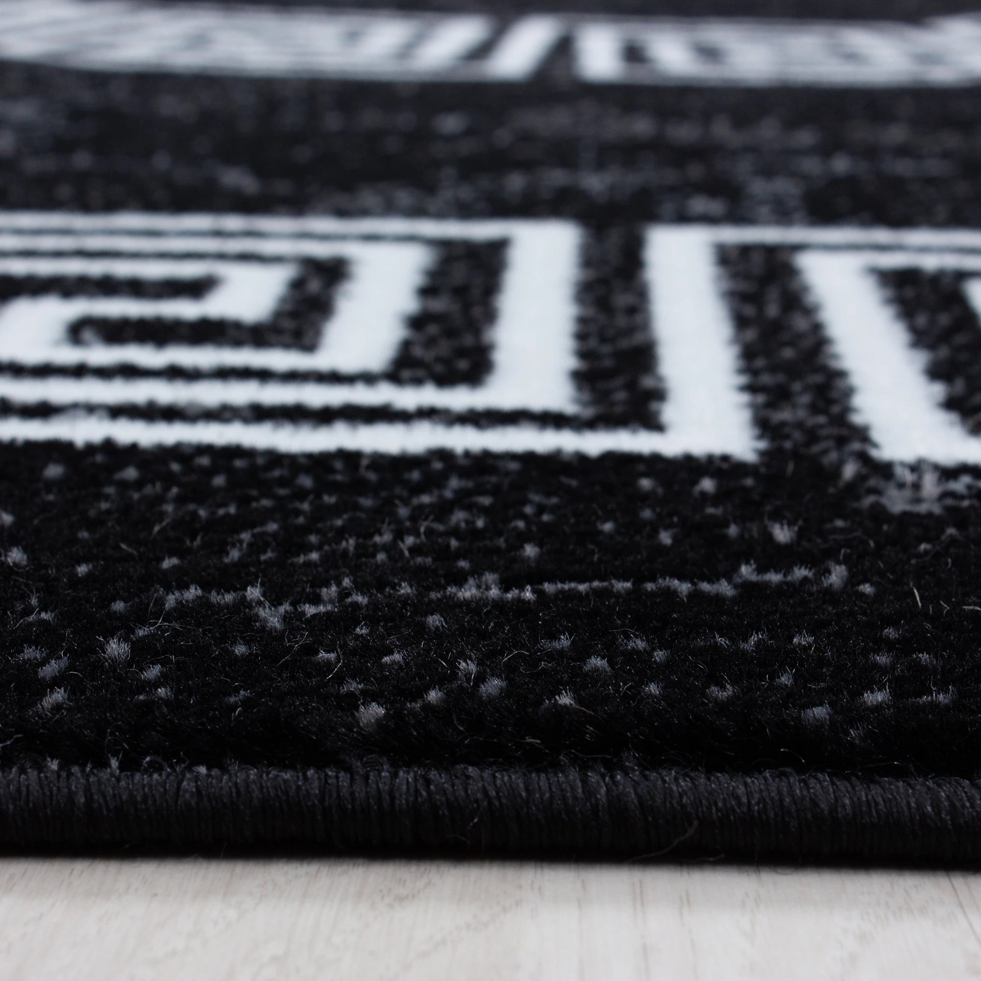 Meander Pattern Elegant Rug Black