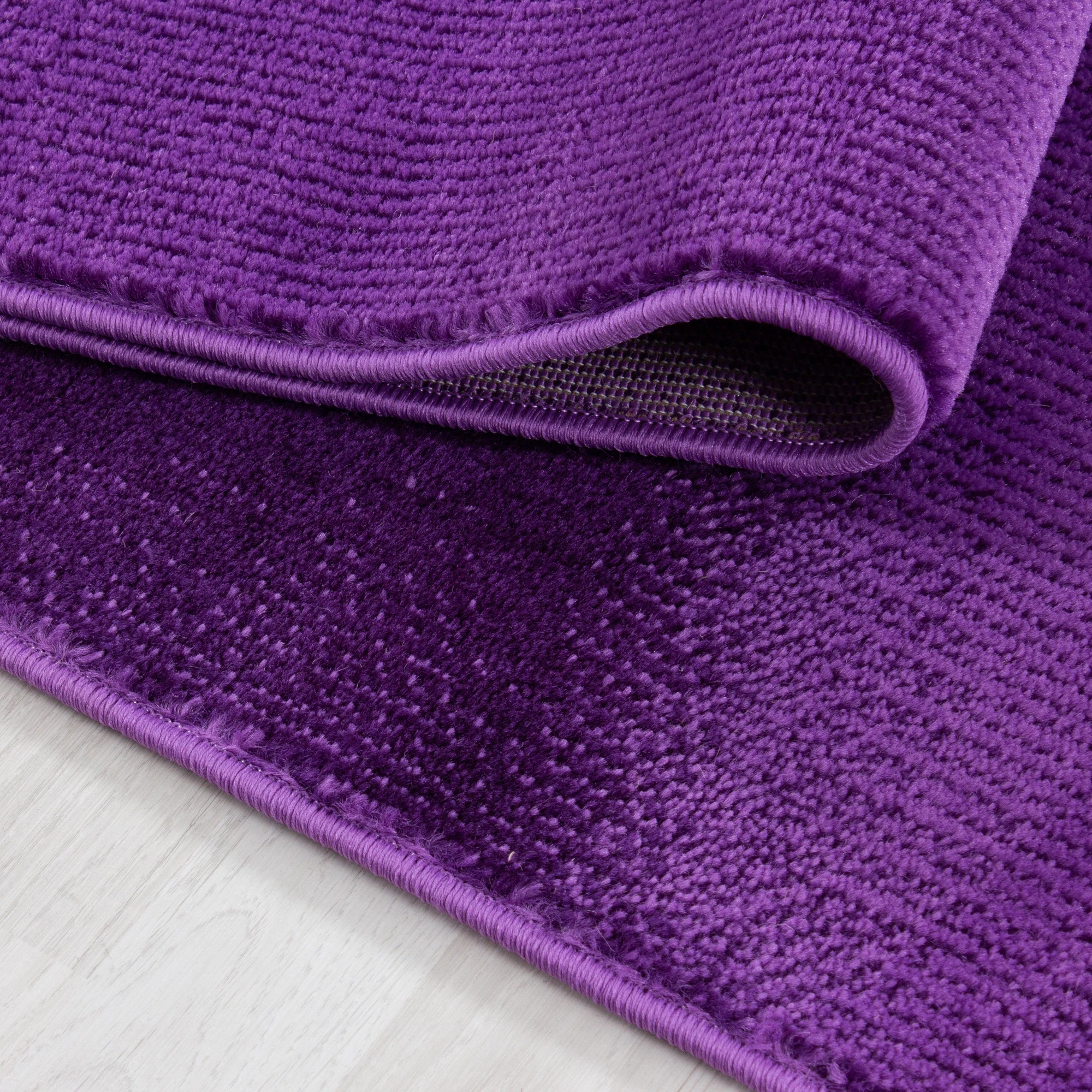 Modernistischer, raffinierter Teppich mit abstrakten Wellen