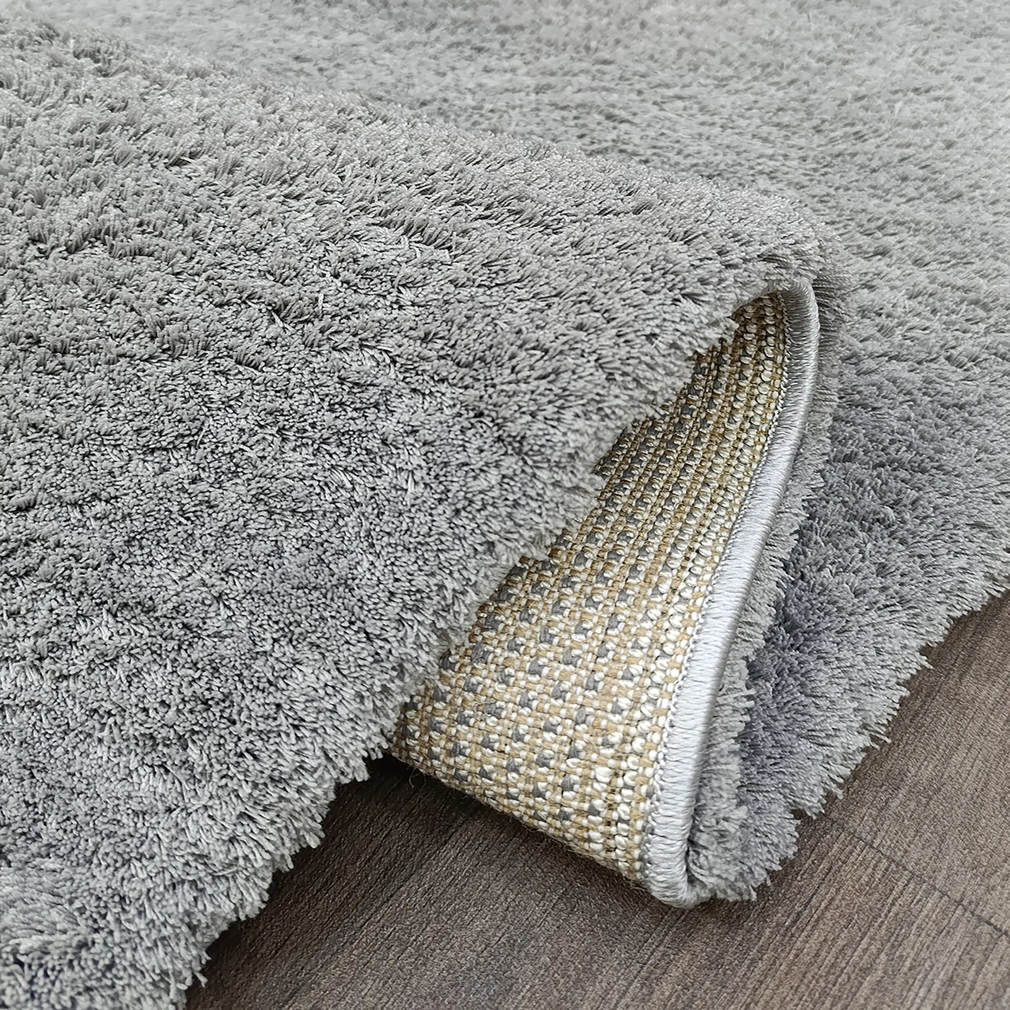 Soft Shaggy Carpet in Gray - Bella Rugs