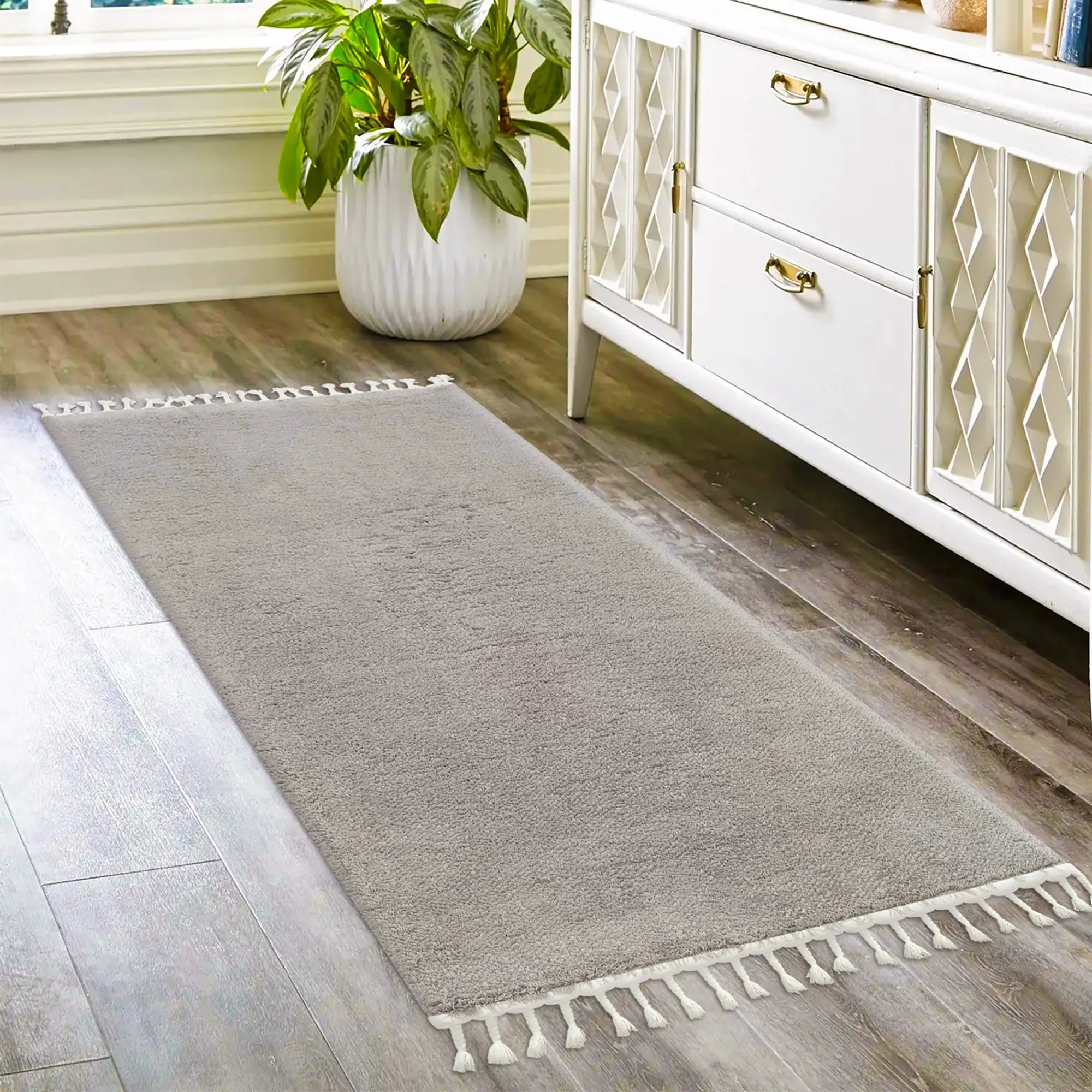 Soft Shaggy Carpet in Mink - Bella Rugs
