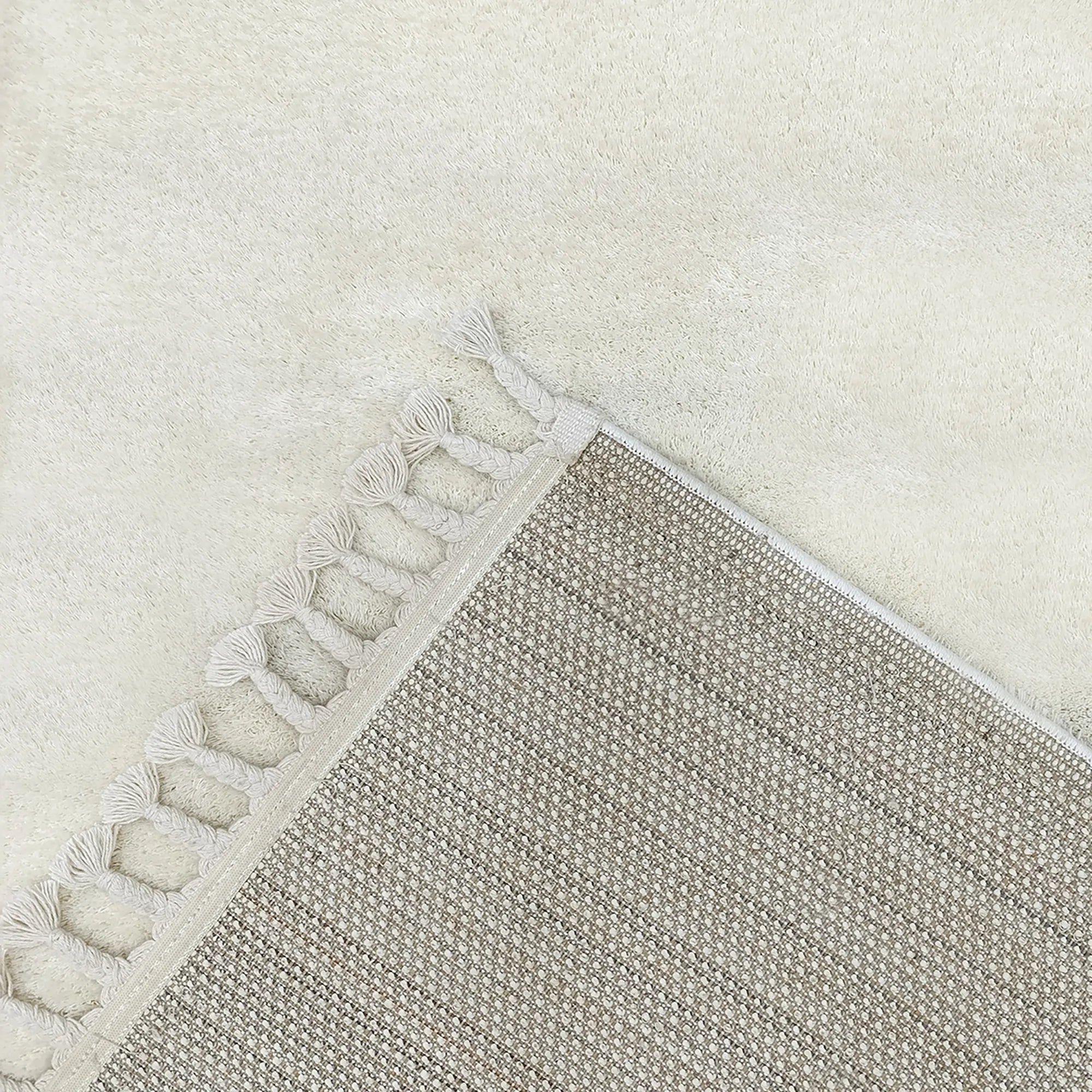 Soft Shaggy Carpet in Cream - Bella Rugs
