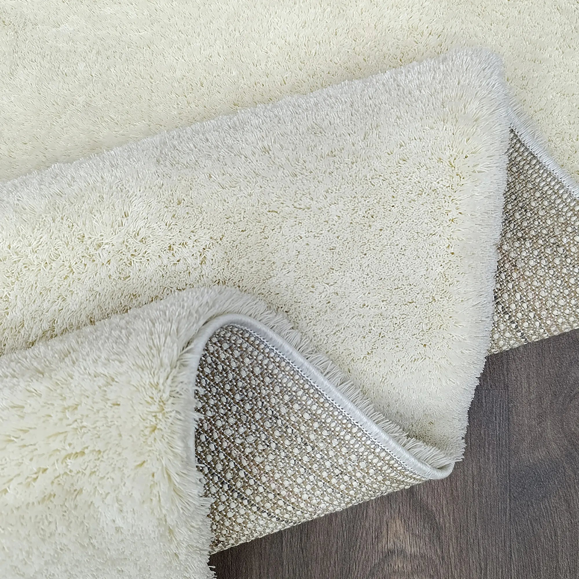 Soft Shaggy Carpet in Cream - Bella Rugs