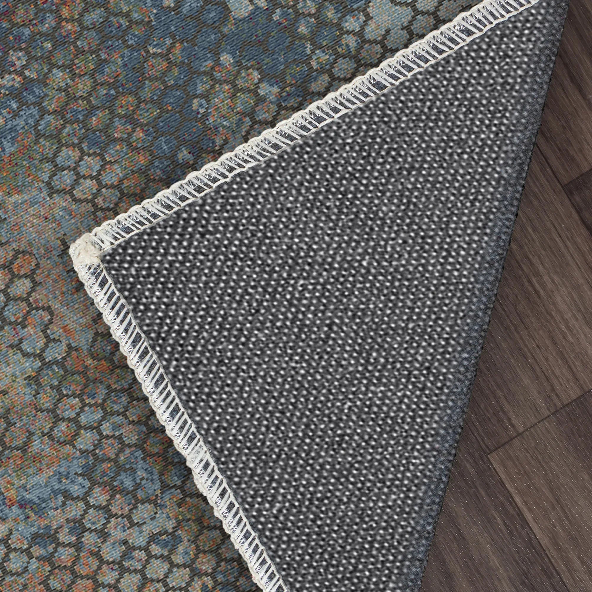 Nocturnal Ember Gitterteppich