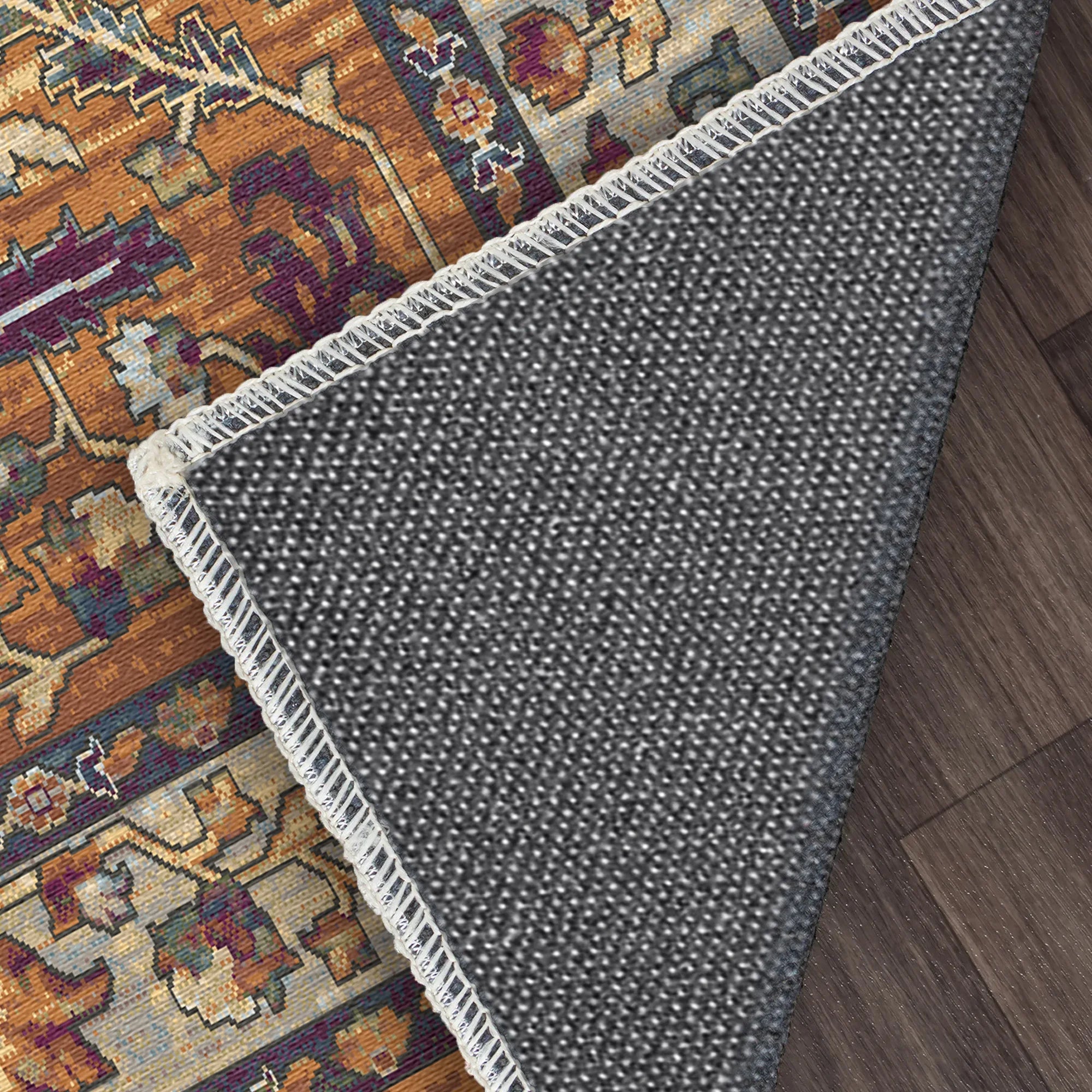 Amber Echo Antiker Blumenteppich