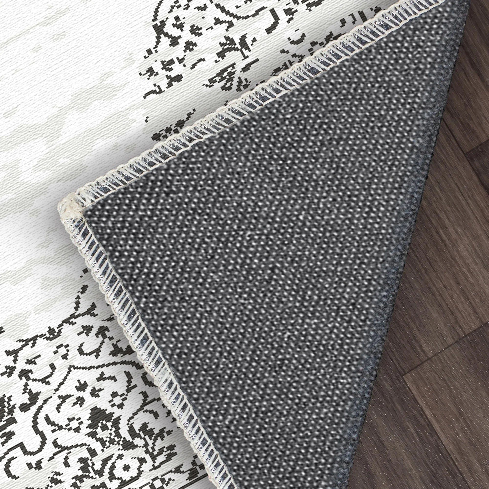 Ronda White Traditioneller Waschbarer Teppich