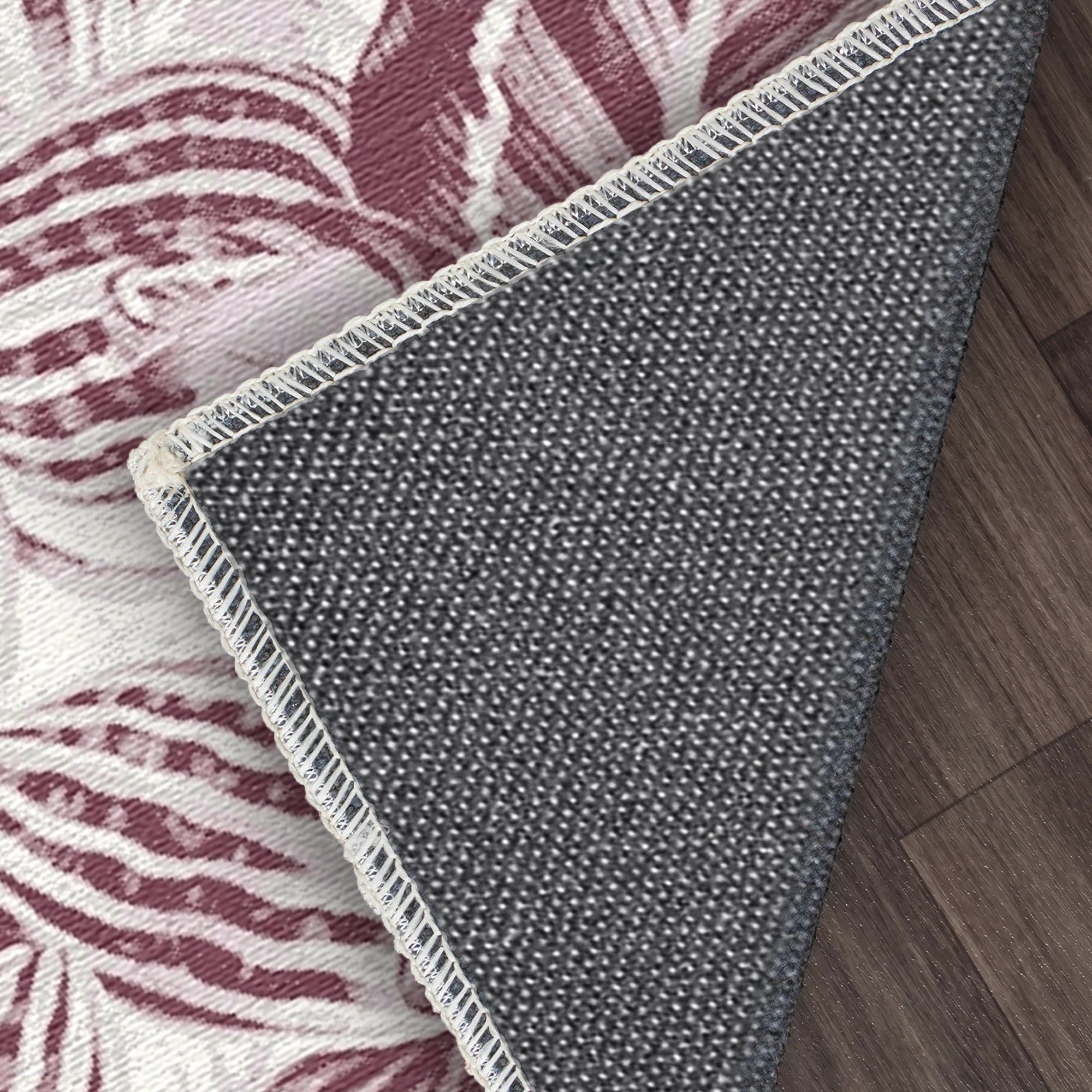 Malvefarbener Teppich mit Tropischen Blättern