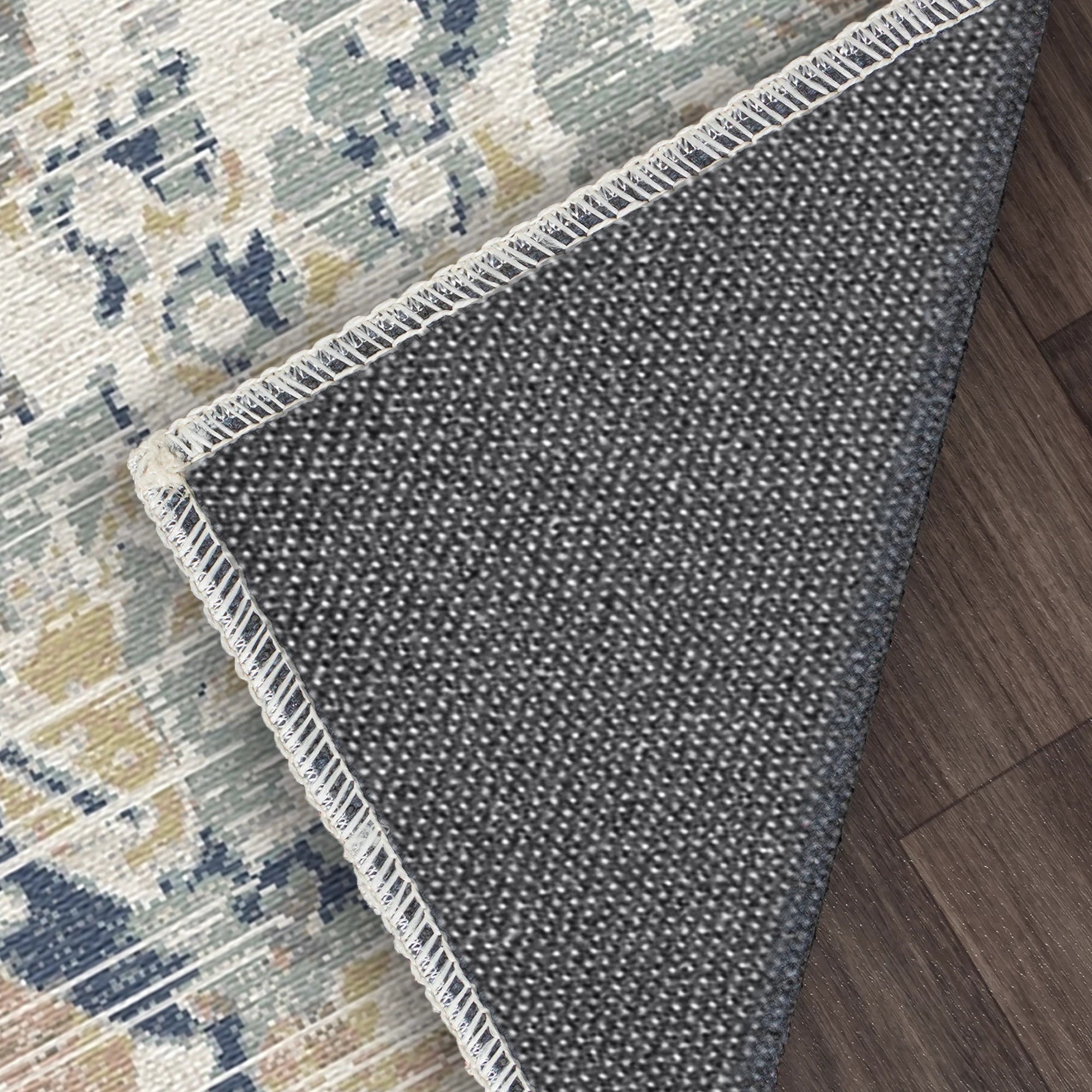 Teppich Azure Meadow mit Vintage Blumenmuster