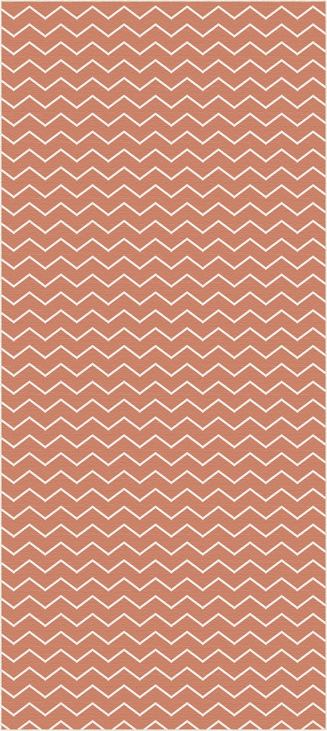 Teppich mit terrakottafarbenem Hintergrund und weißem Chevron-Zickzackmuster