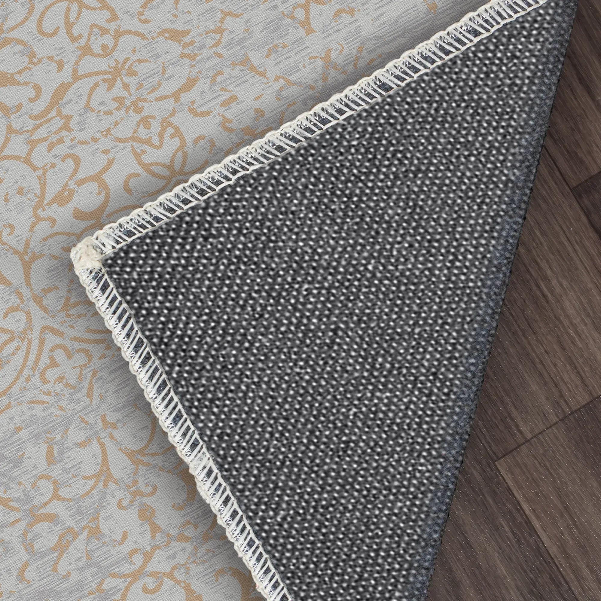 Gilded Bloom Teppich im Used-Look