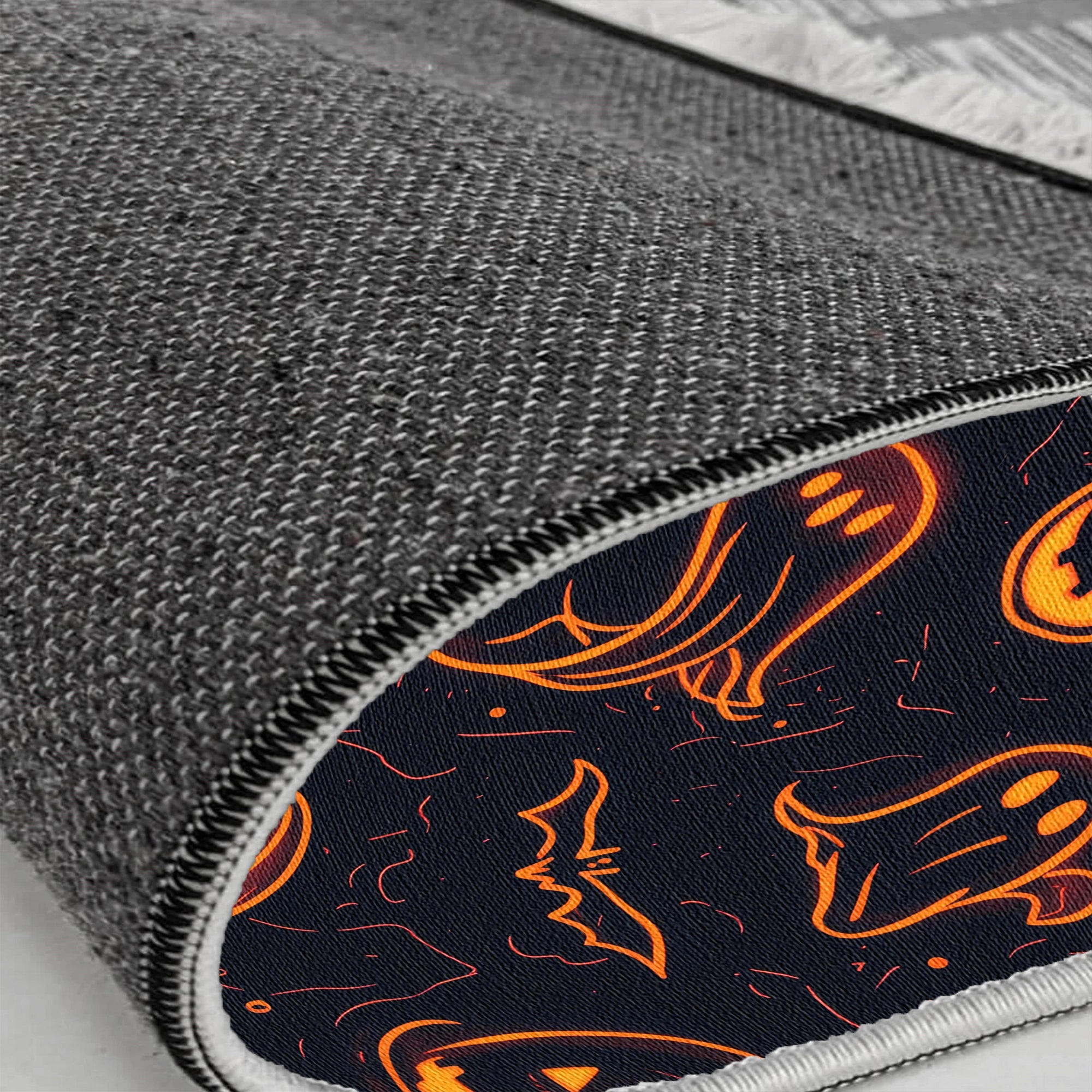 Neonleuchtender gruseliger Halloween-Teppich