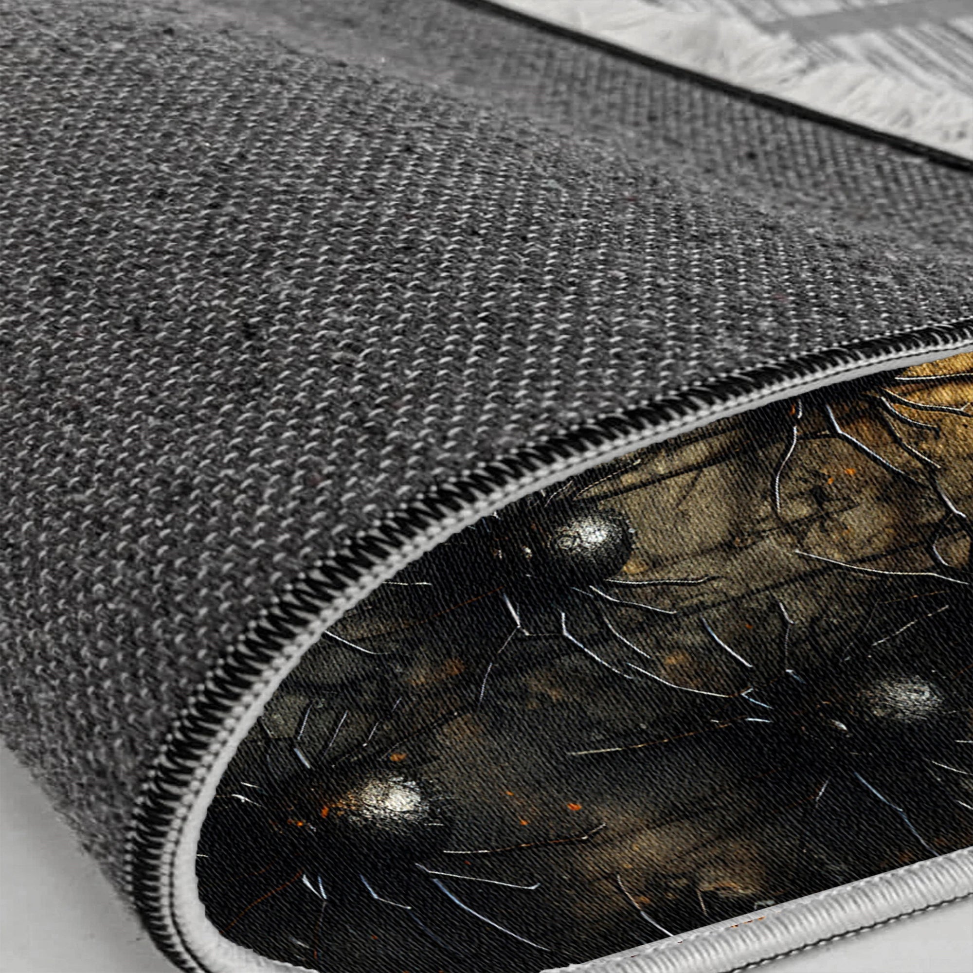 Teppich mit gruseligem Spinnenmuster